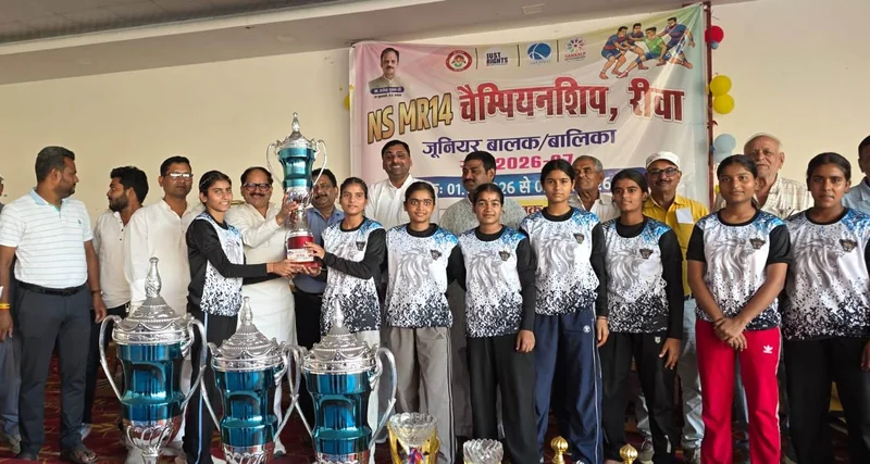 खेल मैदान में बेटियों ने दिखाया उत्साह, चैम्पियन बालिकाओं का हुआ सम्मान